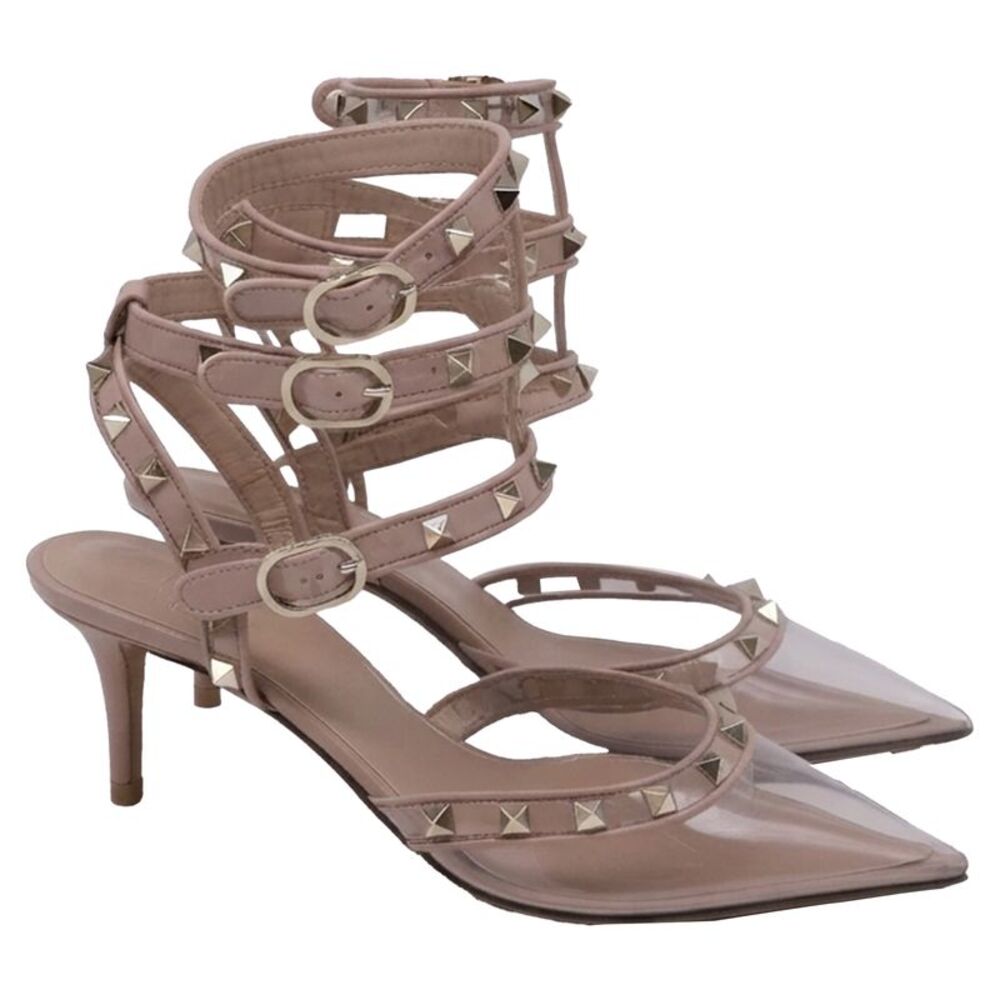 Valentino Garavani Rockstud Cage Pump PVC Kitten Heel in Beige PVC